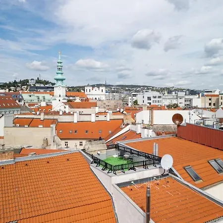 Primaxarya - Maisonette Right On The Main Square With Breath Taking 360 Views Of Apartmán Bratislava