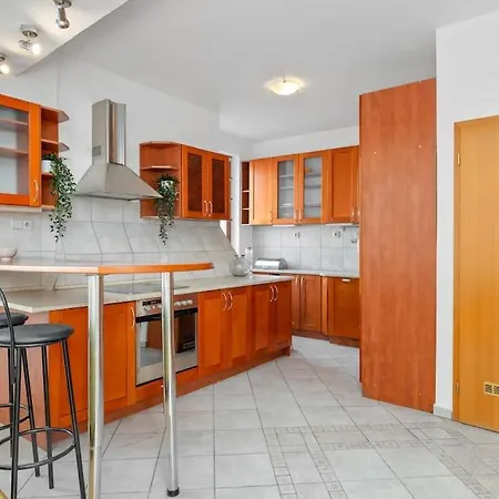 Primaxarya - Maisonette Right On The Main Square With Breath Taking 360 Views Of Apartment Bratislava