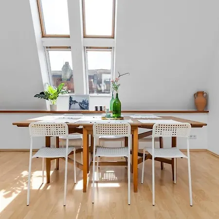 Primaxarya - Maisonette Right On The Main Square With Breath Taking 360 Views Of Apartmán Bratislava