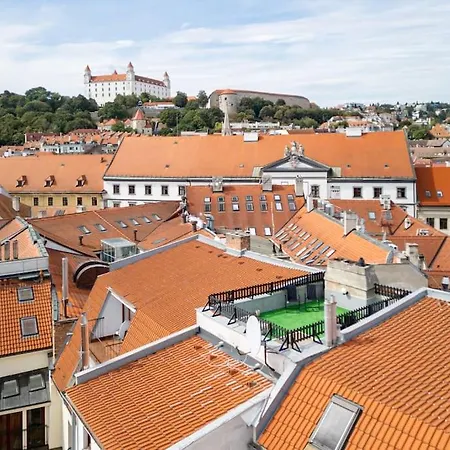 Primaxarya - Maisonette Right On The Main Square With Breath Taking 360 Views Of Apartmán Bratislava